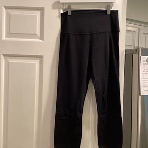 Lululemon black crop 21 inseam align black leggings size 6